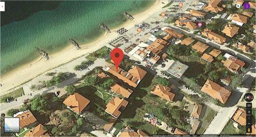 Cute Maisonette No2 On Coastal Sidewalk