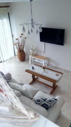 Cute Maisonette No2 On Coastal Sidewalk