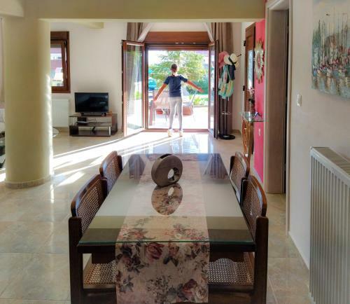 Sunday's Family House/apartment