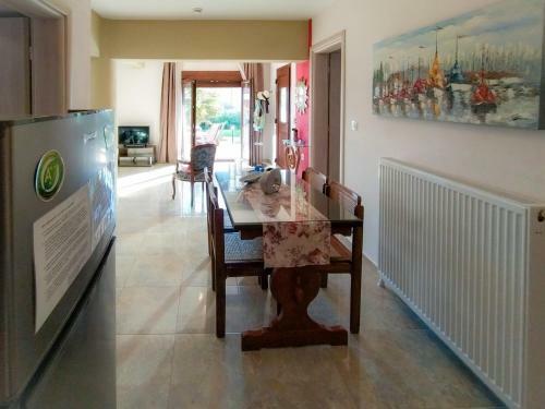 Sunday's Family House/apartment