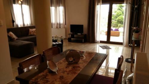 Sunday's Family House/apartment