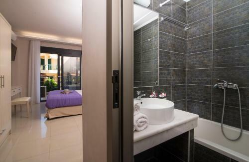 Filippos Apartments & Studios