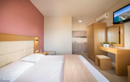 Filippos Apartments & Studios