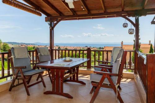 Luxury Nikiti?s House