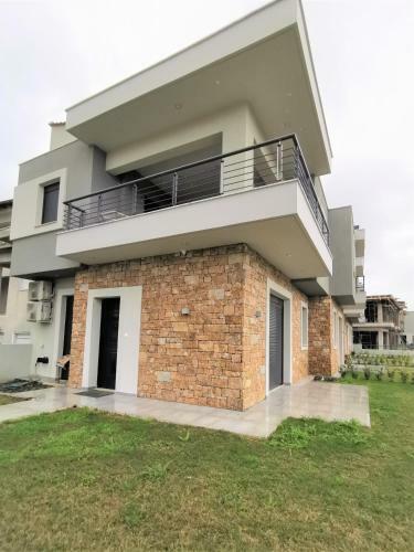 Nikiti Modern Villa