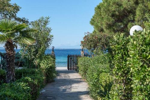 Onar Seafront Maisonette