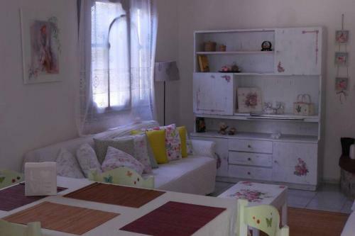 Holiday House, Near The Beach