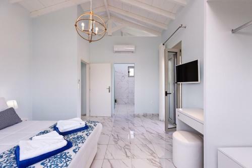 Villa Vera - With Private Heated Pool & Jacuzzi