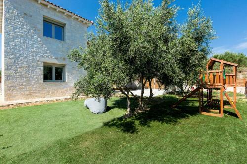 Villa Vera - With Private Heated Pool & Jacuzzi