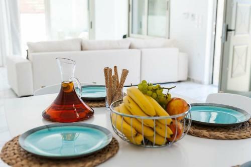 Villa Prima - With Private Heated Pool & Jacuzzi