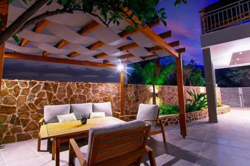 Bitsakis Family - Paleochora Luxury Villa