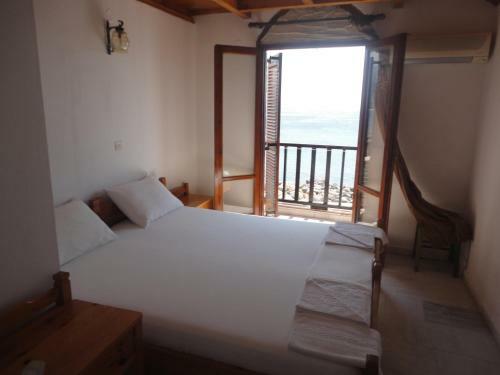 Hostal Spamandos Rooms