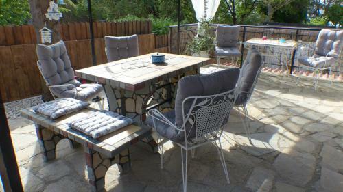 Maisonette 25m From The Sea
