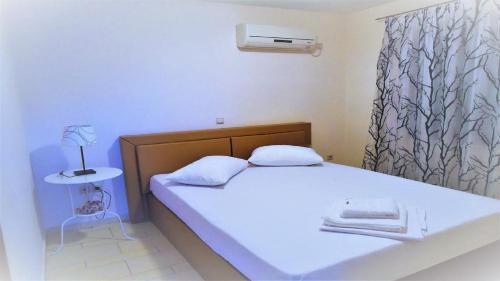Glyfada Villas ||
