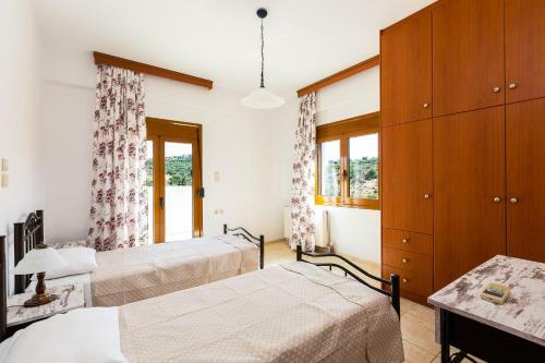 Eleutheria Villa - Beach, Pool & Jacuzzi!