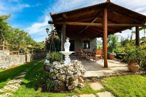 Eleutheria Villa - Beach, Pool & Jacuzzi!