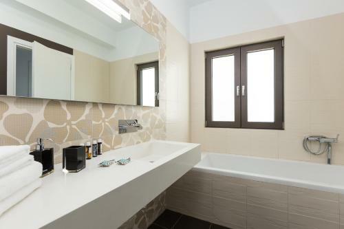Eolia Villa, Beach Relaxation!