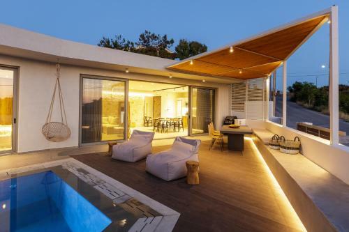 Sueno Villa, Enchanting Escape By The Sea!