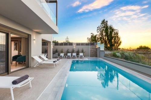 Lagoon Seaside Villa, Sumptuous Retreat!