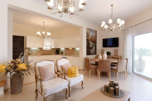 Sea View Luxury Villa Blanca