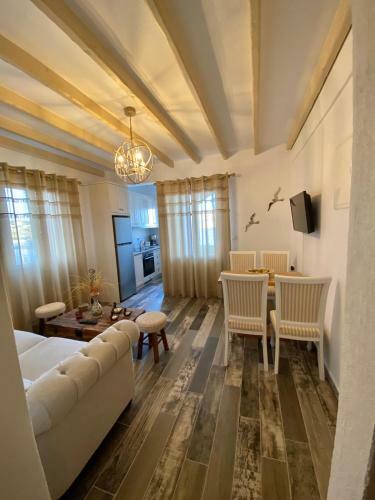 Petridi Maria Suites & Apartments