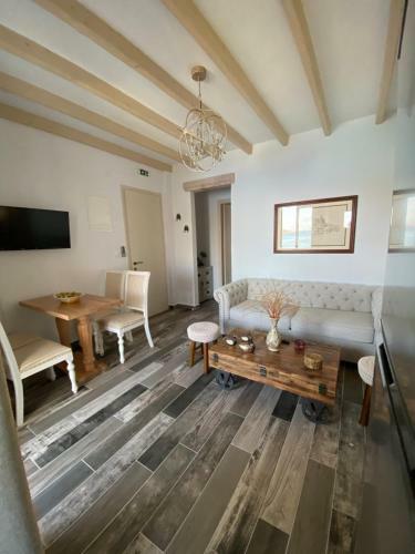 Petridi Maria Suites & Apartments