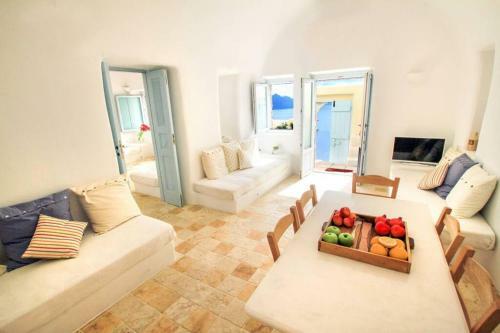 Villa Dionyssos Cave House