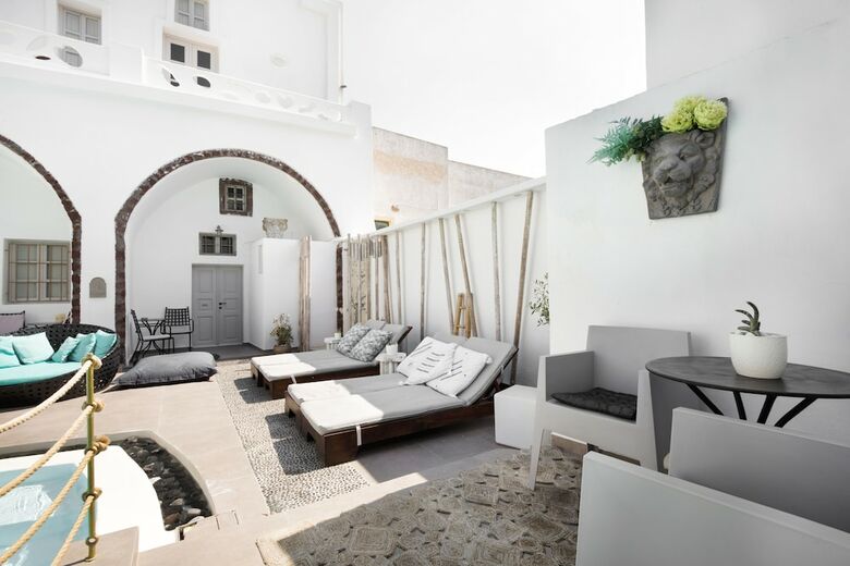 Hotel The Museum Project Oia