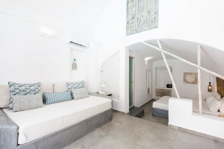 Hotel The Museum Project Oia