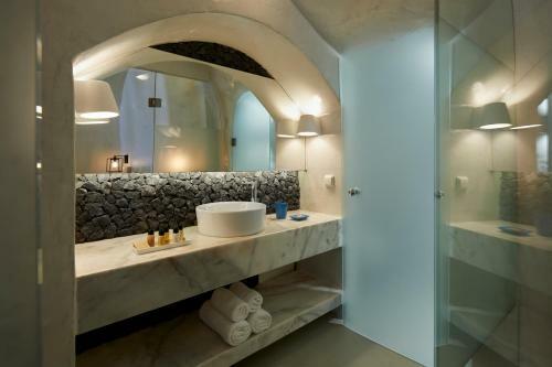 Hotel Rhenia's Suites