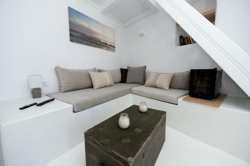 Astrea Suites Notus Dome House