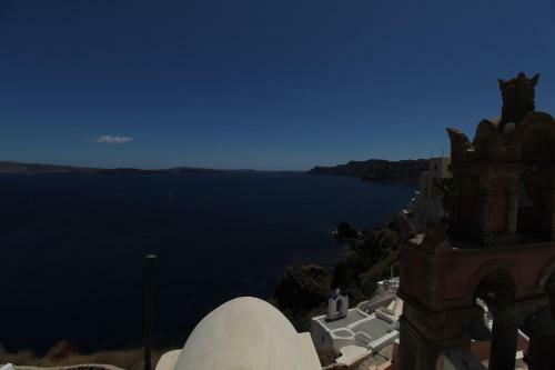 Astrea Suites Notus Dome House