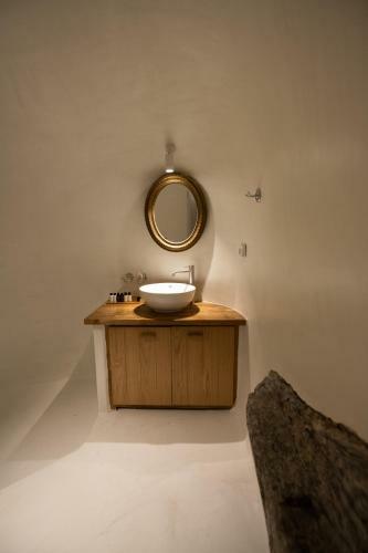 Astrea Suites Notus Dome House