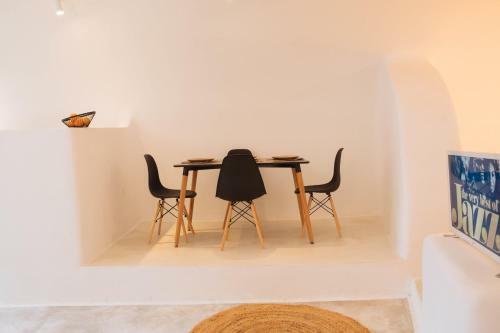 Assyrtiko By A Terre Cave Villas