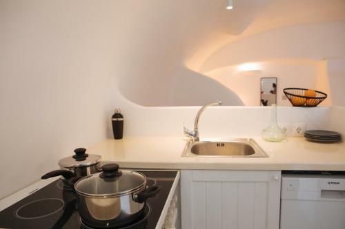 Assyrtiko By A Terre Cave Villas