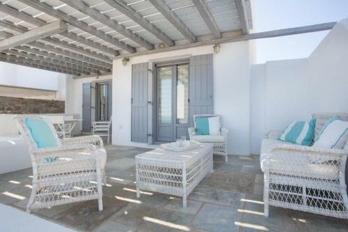 Villa Infinity Blue