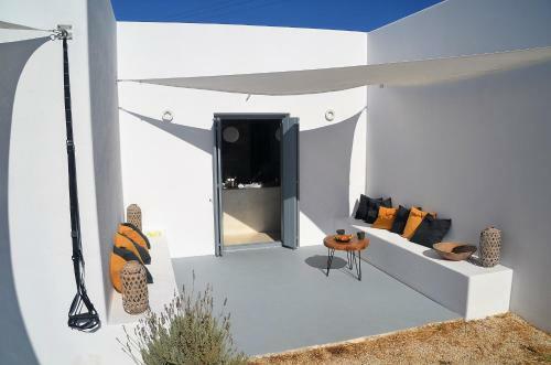 The Hedonist Square Cycladic House With Sea View
