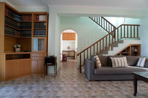Seaview Maisonette With 3 Bedrooms In Paros