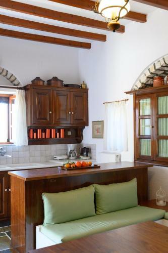 Seaview Maisonette With 3 Bedrooms In Paros