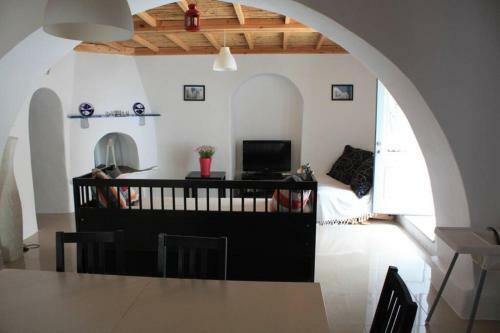Cycladic House+garden In Historic Heart Parikia