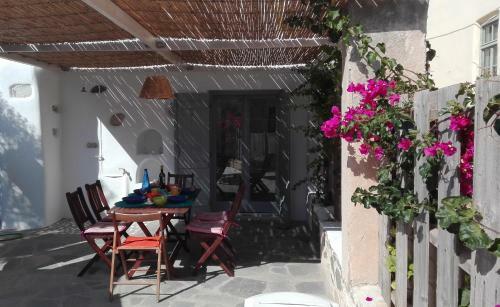 Cycladic House+garden In Historic Heart Parikia