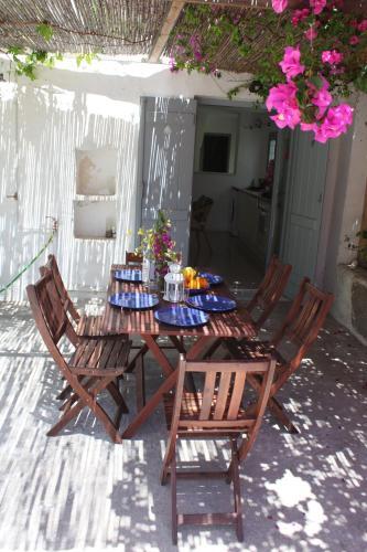 Cycladic House+garden In Historic Heart Parikia