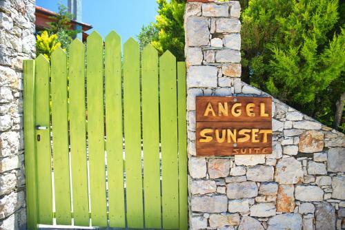 Angel Sunset Suite