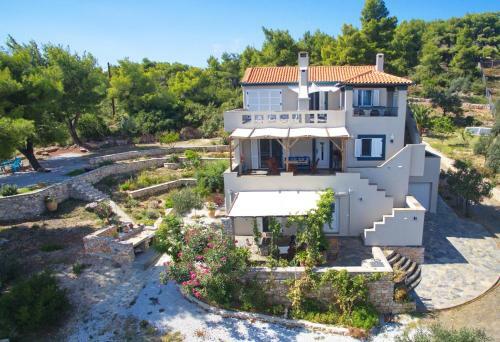 Villa Flora .the Whole Villa.