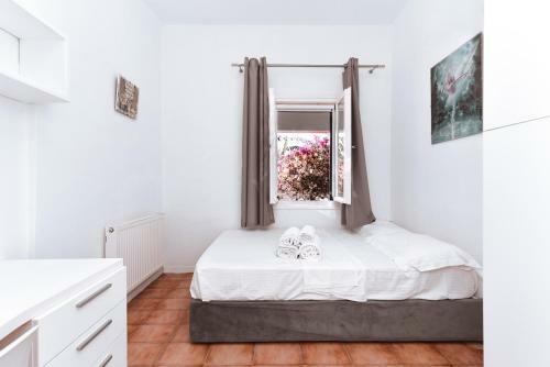 Paros Cycladic Seafront Home