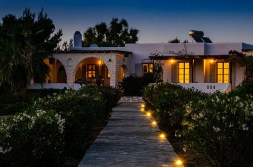Calmea: Seafront Escape - Private Beach