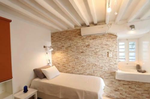 Aqua Apartment