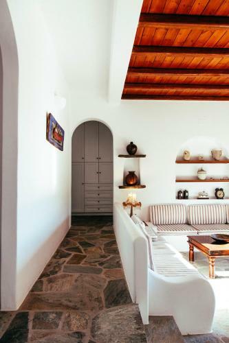 Agkeria Great Feeling House