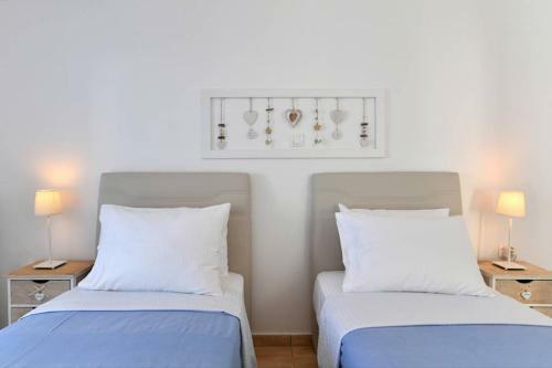 Villa Dreamcatcher, Sea View & Jacuzzi/pool, Paros