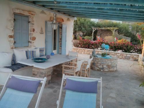 Villa Votsalo Paros (150 Meters From Sea)
